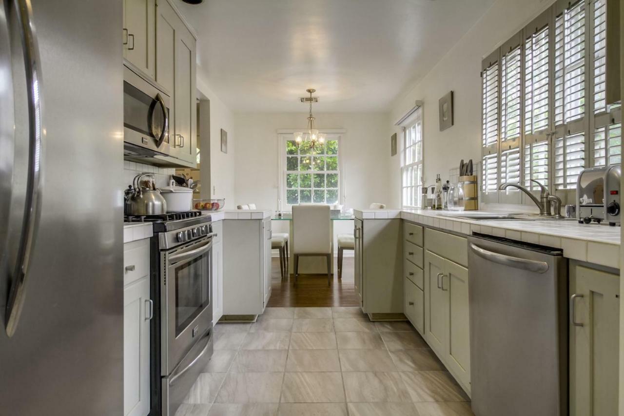 A Touch Of Cape Cod In West Hollywood Villa Los Angeles Bagian luar foto